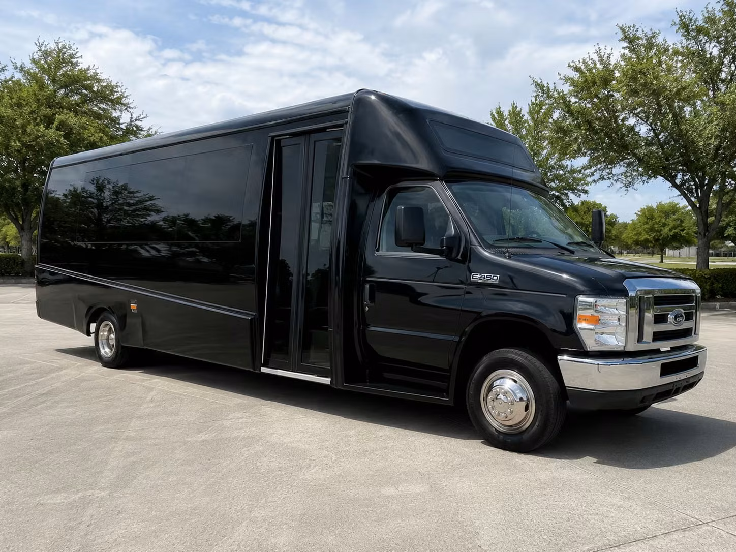 minibus rentals for woodbridge elementary middle and high school field trips