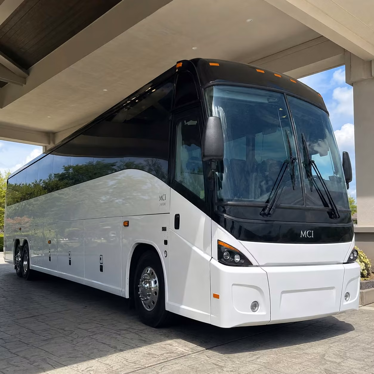 reliable shuttle bus service between woodbridge township facilities and state government offices